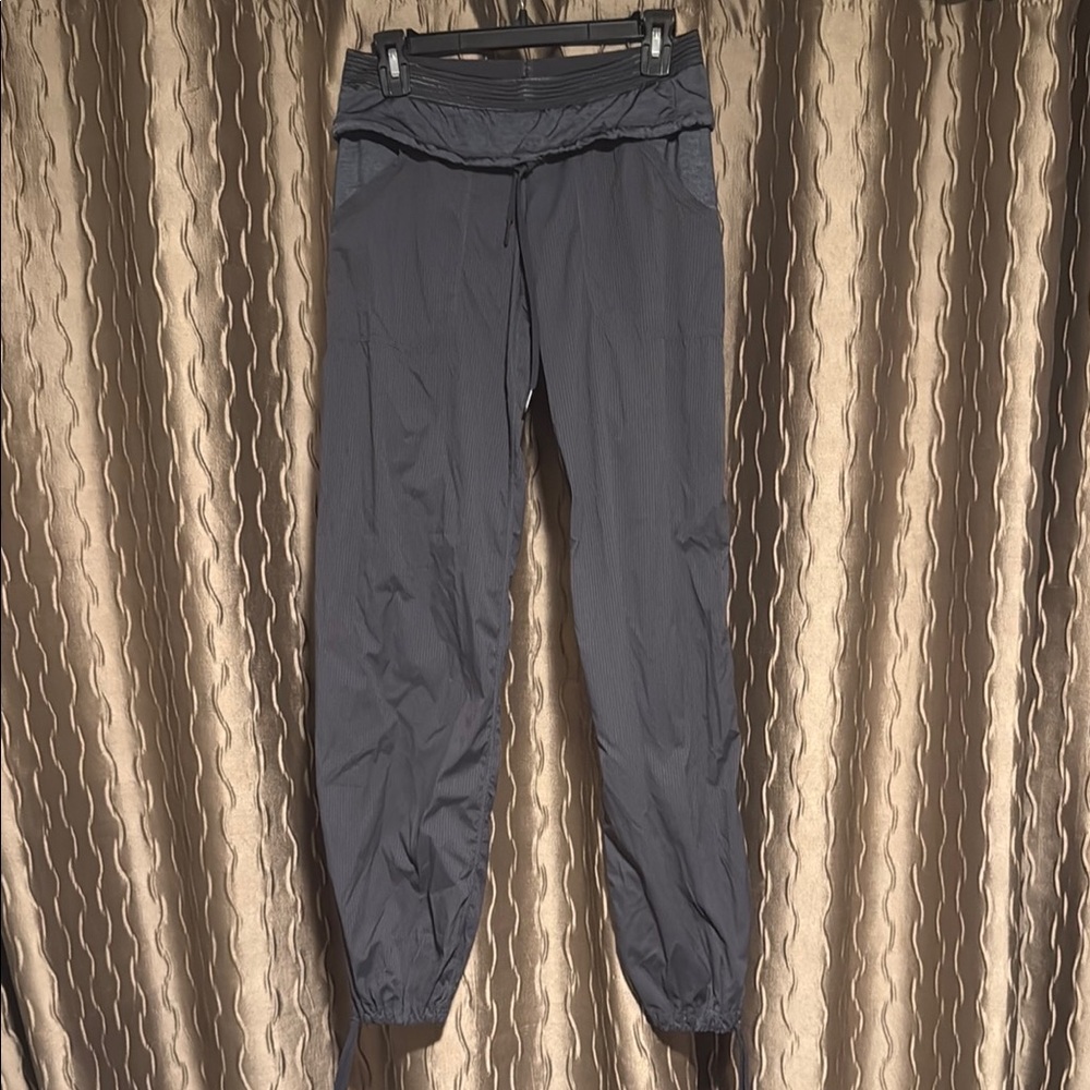 Lululemon dance studio Jogger Pants 8 grey